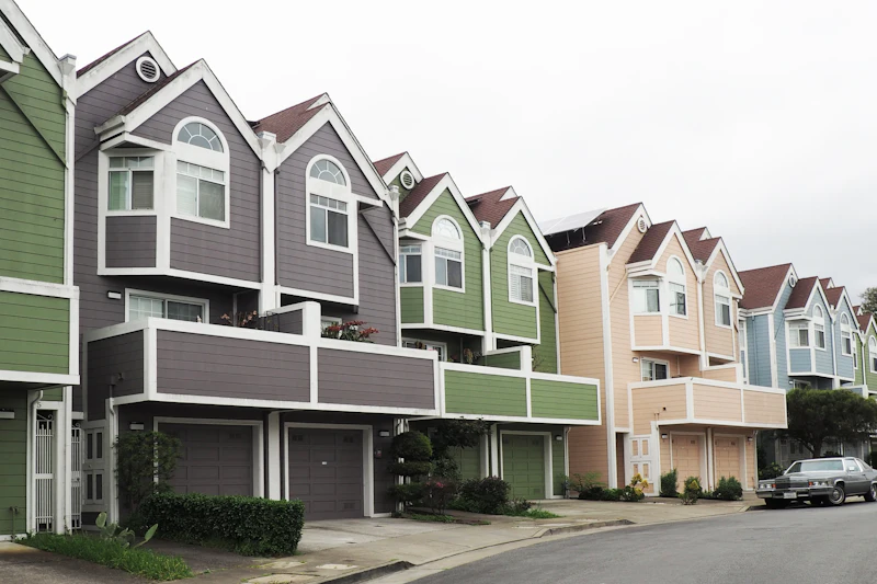 Fotografía ilustrativa que evoca el carácter residencial de Westfield, Indiana. No es la fotografía de una propiedad específica.